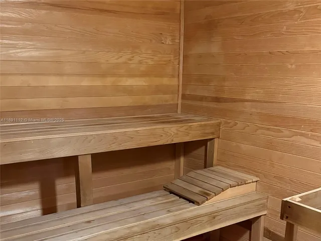 $550,000 | 801 Brickell Key Boulevard, Unit 908, Miami, FL 33131