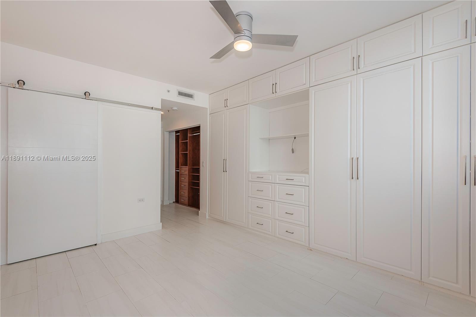 801 Brickell Key Boulevard, Unit 908 Miami, FL 33131 - Photo 2 of 14