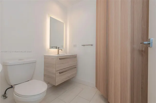 $550,000 | 801 Brickell Key Boulevard, Unit 908, Miami, FL 33131