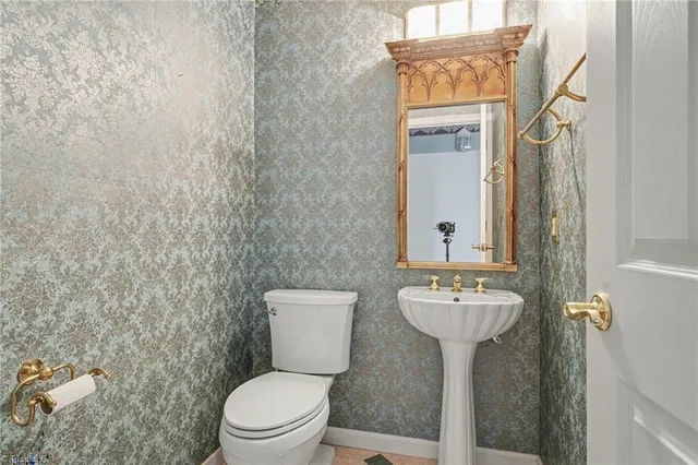 $339,000 | 1007 Kings Arms Court, High Point, NC 27262