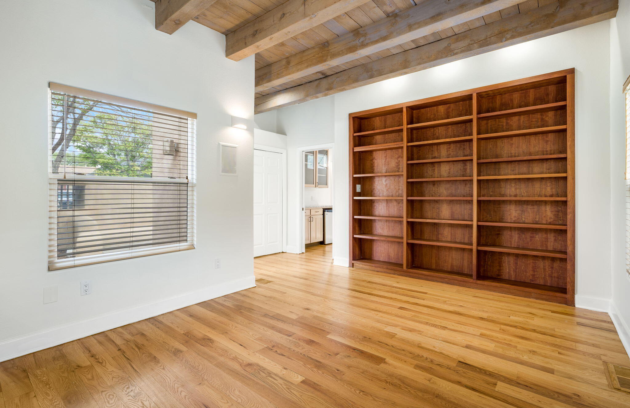 2410 Vicic Road Northwest Albuquerque, NM 87104 - Photo 22 of 54 Gallery Image 22