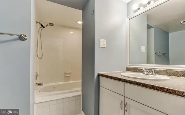 $2,100 | 1049 South Charles Street, Baltimore, MD 21230