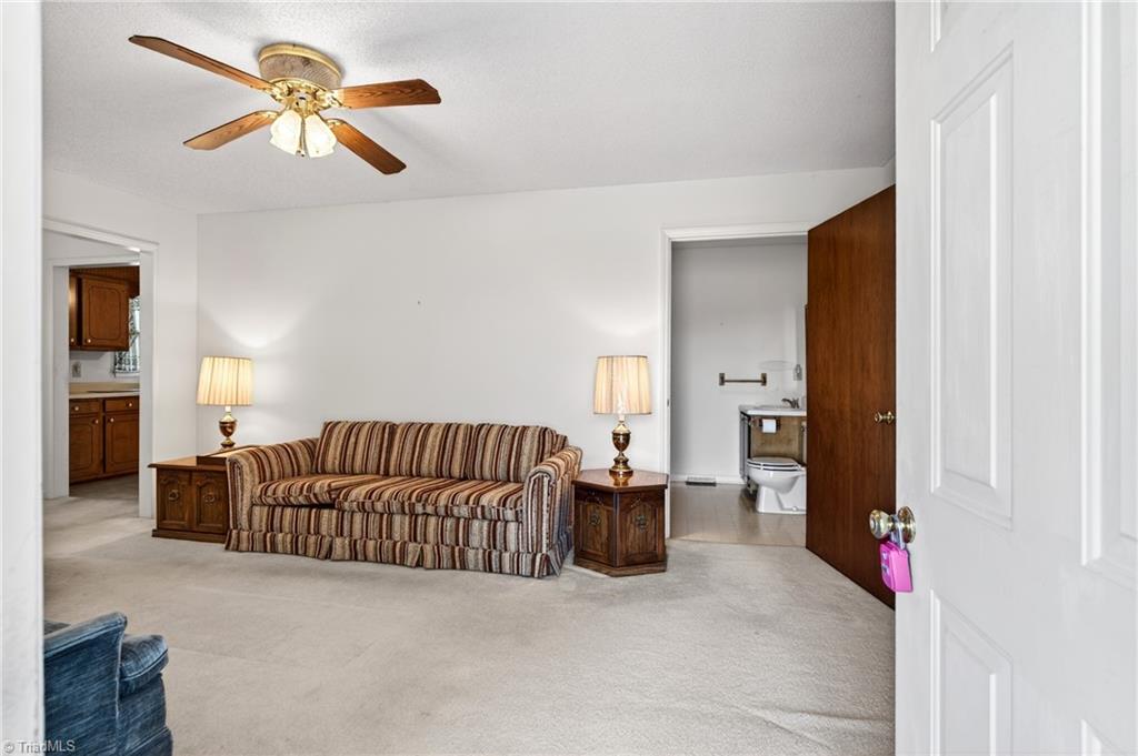 482 Bethany Road Reidsville, NC 27320 - Photo 10 of 49 living room