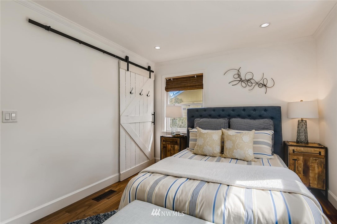 9722 35th Avenue Southwest Seattle, WA 98126 - Photo 6 of 10 Gallery Image 6