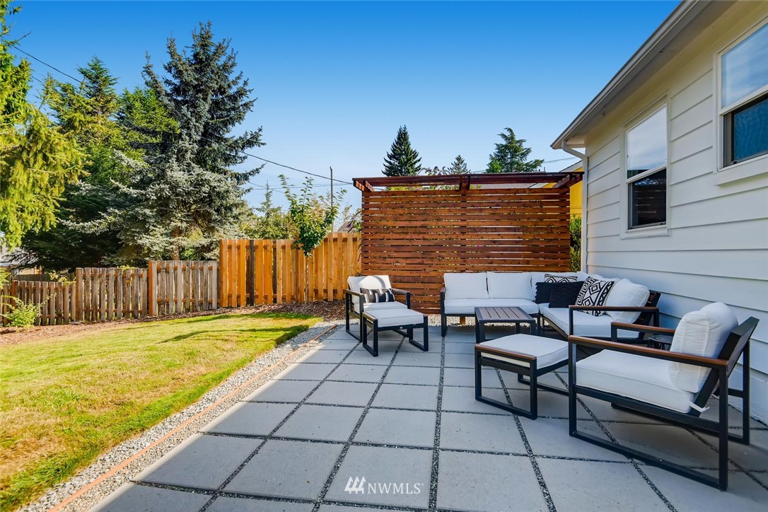 9722 35th Avenue Southwest Seattle, WA 98126 - Photo 9 of 10 Gallery Image 9