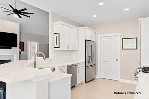 $1,149,000 | 109 Lake Vista Circle, Fontana, WI 53125