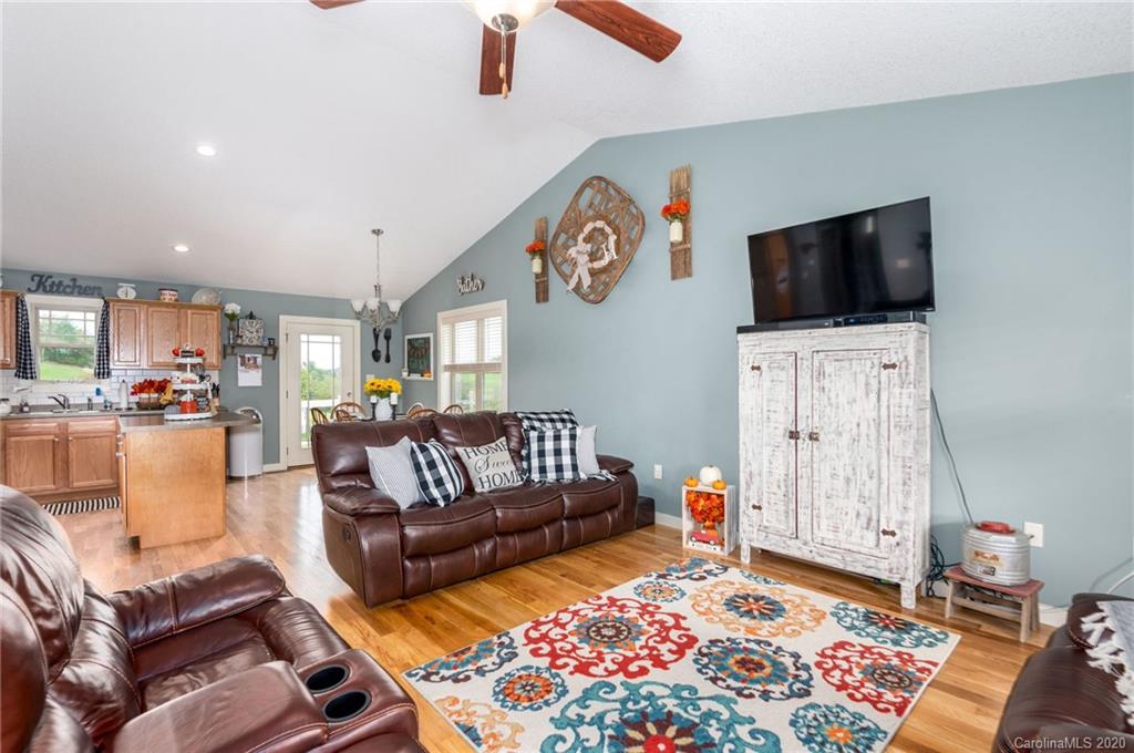 226 Tipton Hill Road Leicester, NC 28748 - Photo 8 of 17 Gallery Image 8