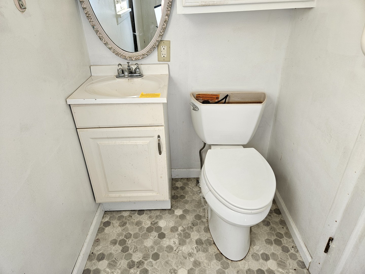 805 West Pine Street Percy, IL 62272 - Photo 12 of 20 a bathroom with a toilet and a sink