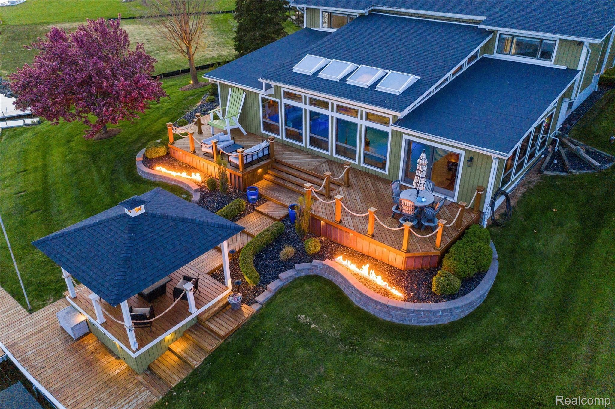 677 Gravel Ridge Road Leonard, MI 48367 - Photo 5 of 39 677 Gravel Ridge-33.jpg