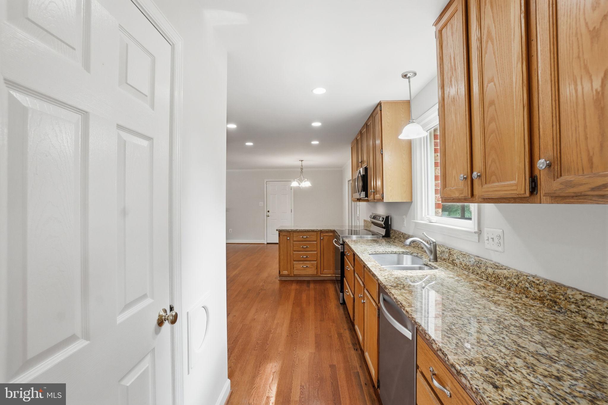 7216 Reservation Drive Springfield, VA 22153 - Photo 10 of 52