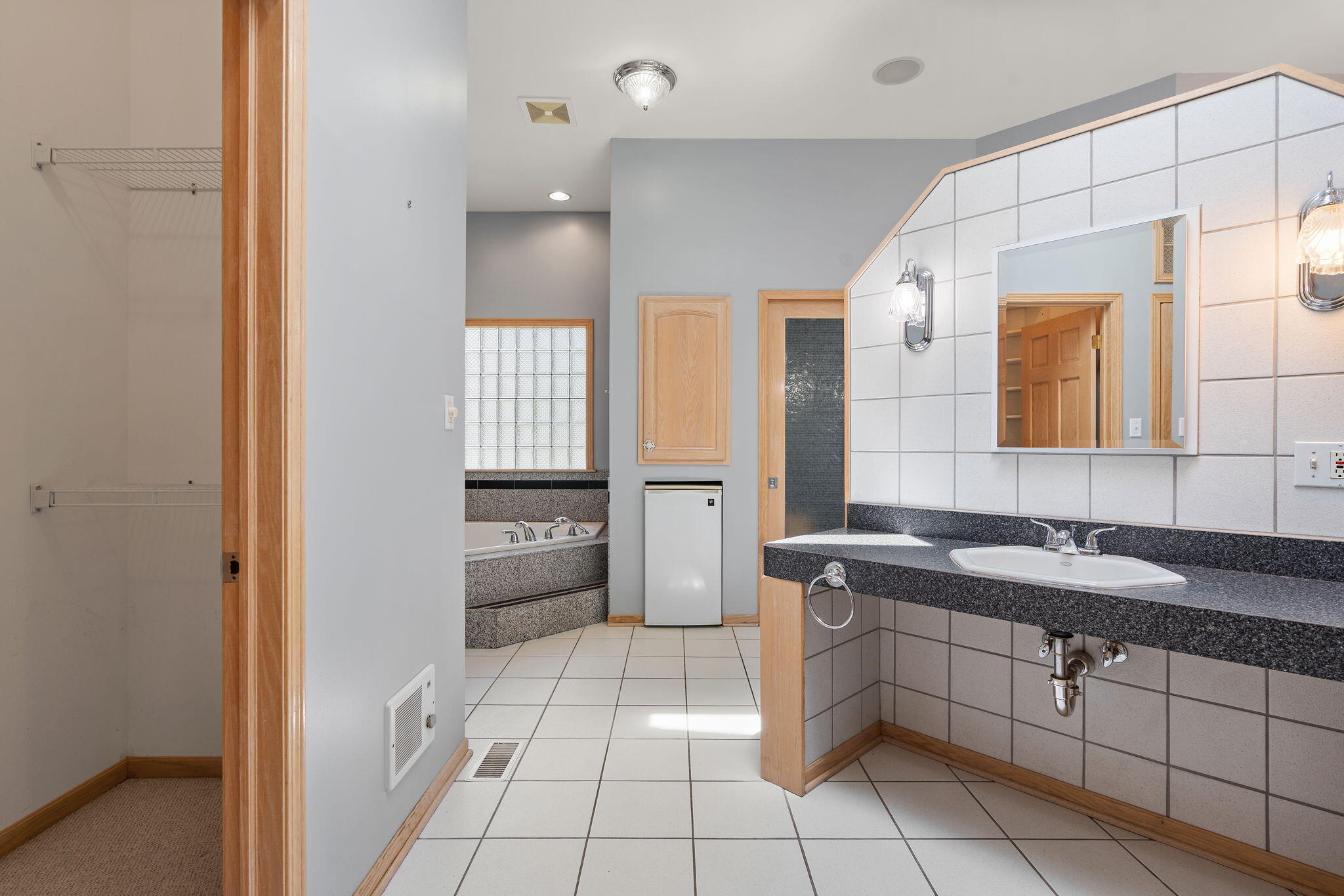 9033 Dallas Place Crown Point, IN 46307 - Photo 15 of 23 2048x1365