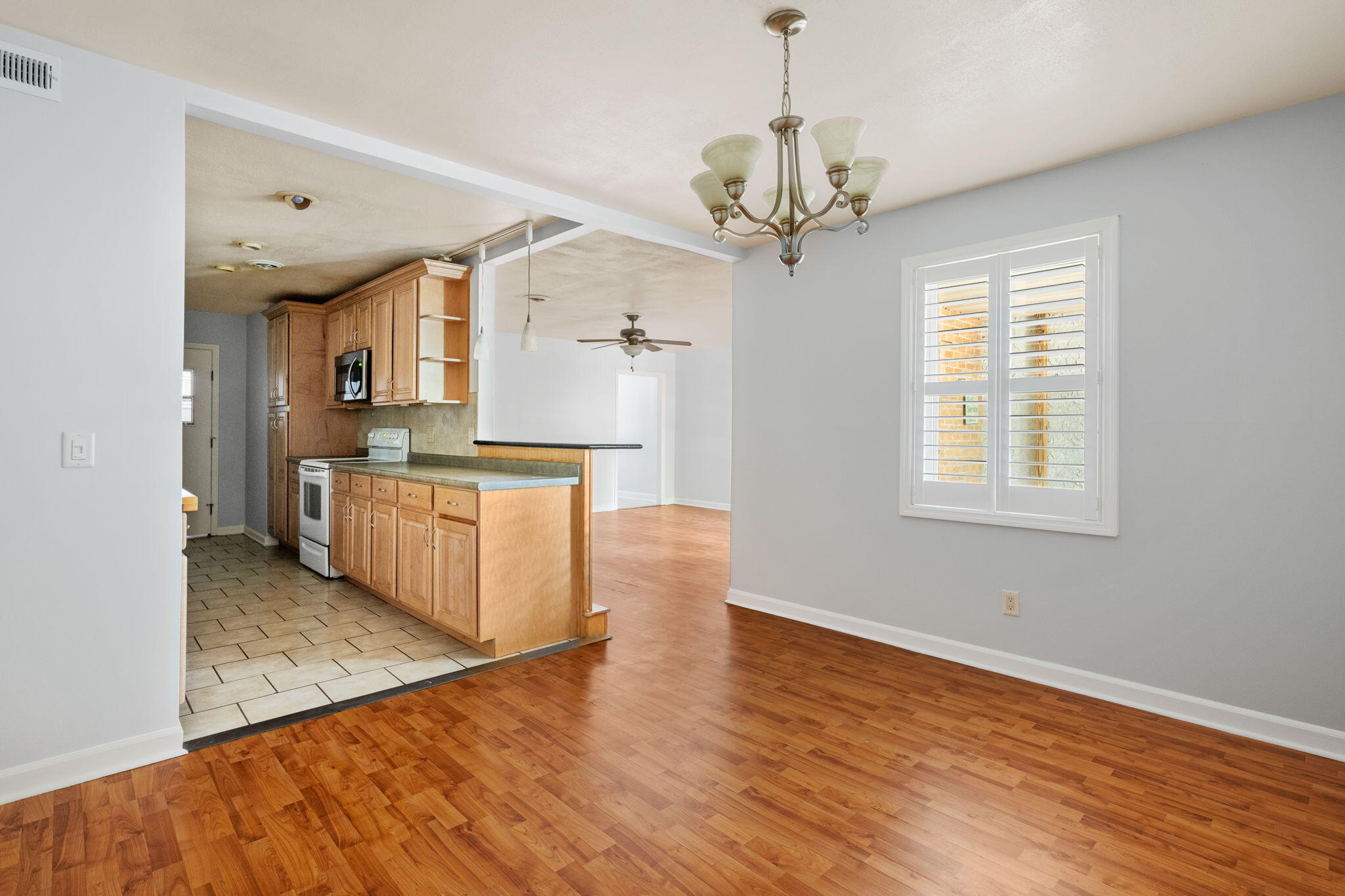 32 Meander Row, Unit 8 Charleston, SC 29412 - Photo 7 of 33 13-web-or-mls-013-32MeanderRow-Charlesto