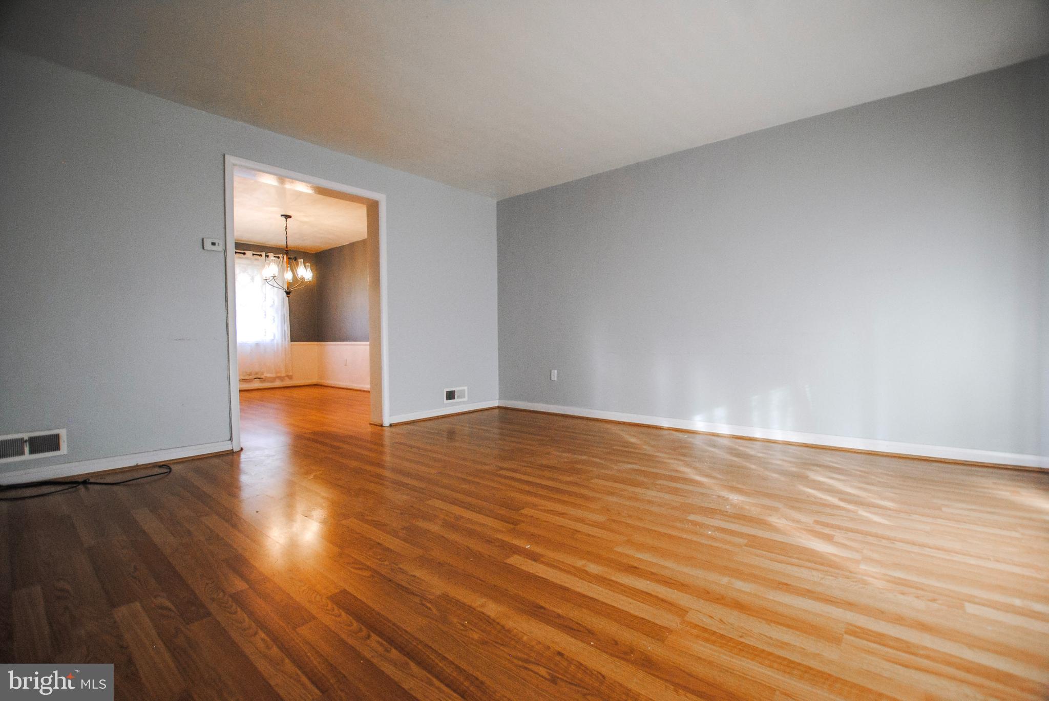 6116 Edlynne Road Baltimore, MD 21239 - Photo 17 of 52 Family room