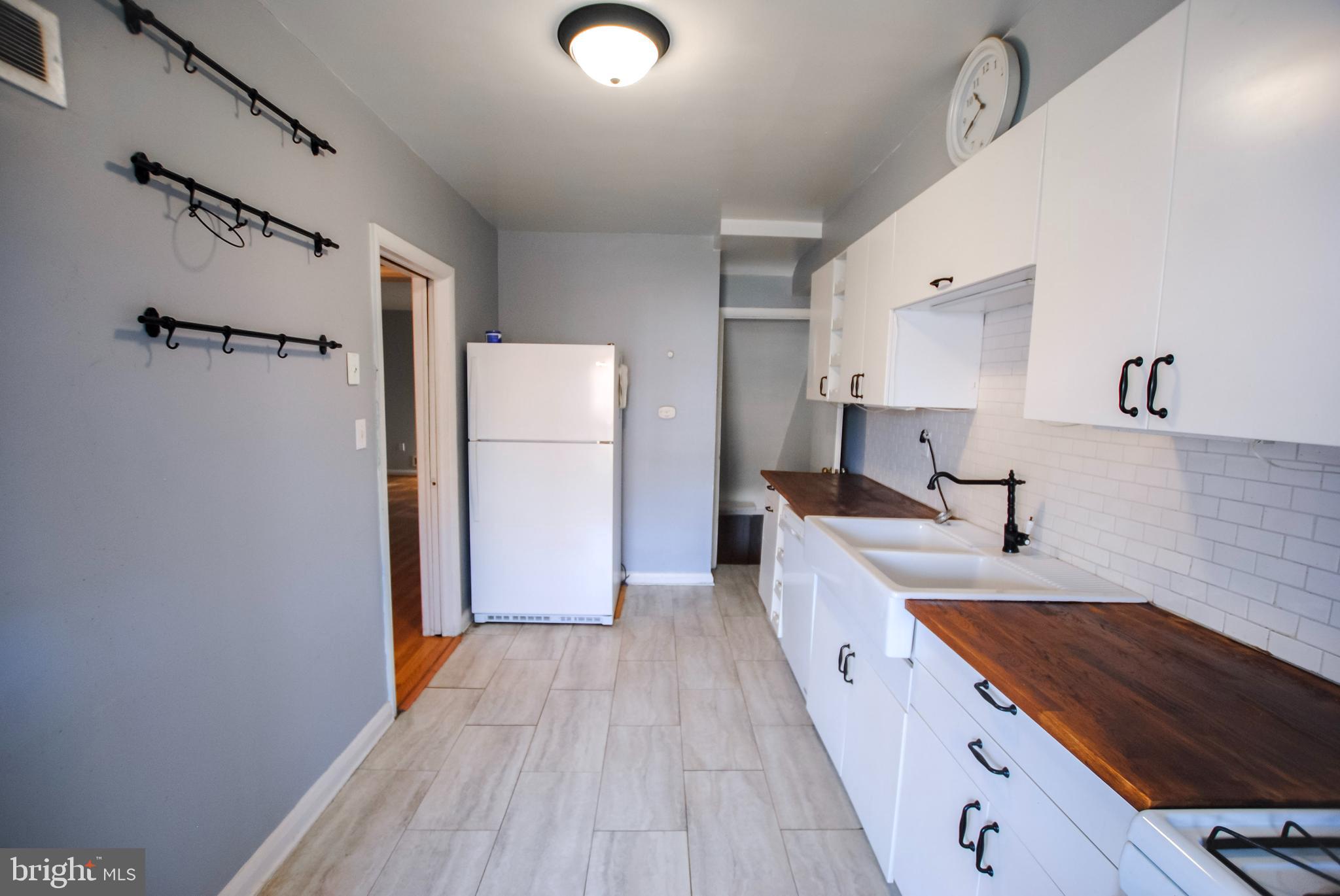 6116 Edlynne Road Baltimore, MD 21239 - Photo 4 of 52