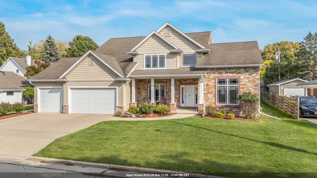 $649,900 | 1606 South Carver Lane, Appleton, WI 54914