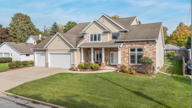 $649,900 | 1606 South Carver Lane, Appleton, WI 54914