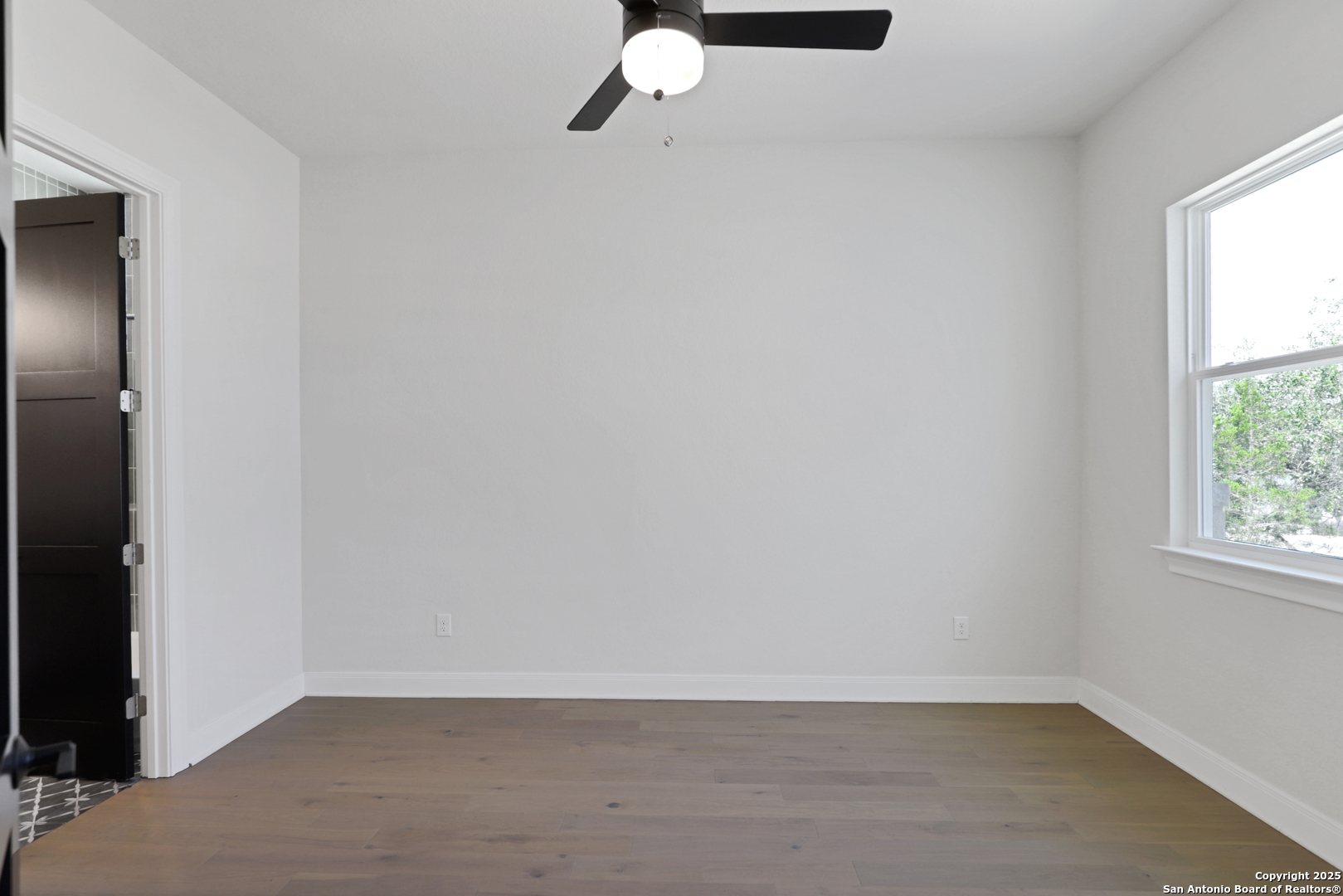 775 Maximino Ridge Bulverde, TX 78163 - Photo 31 of 41 an empty room with window