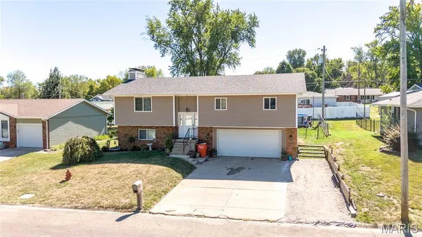 $240,000 | 1310 Thistle Drive, Vandalia, IL 62471