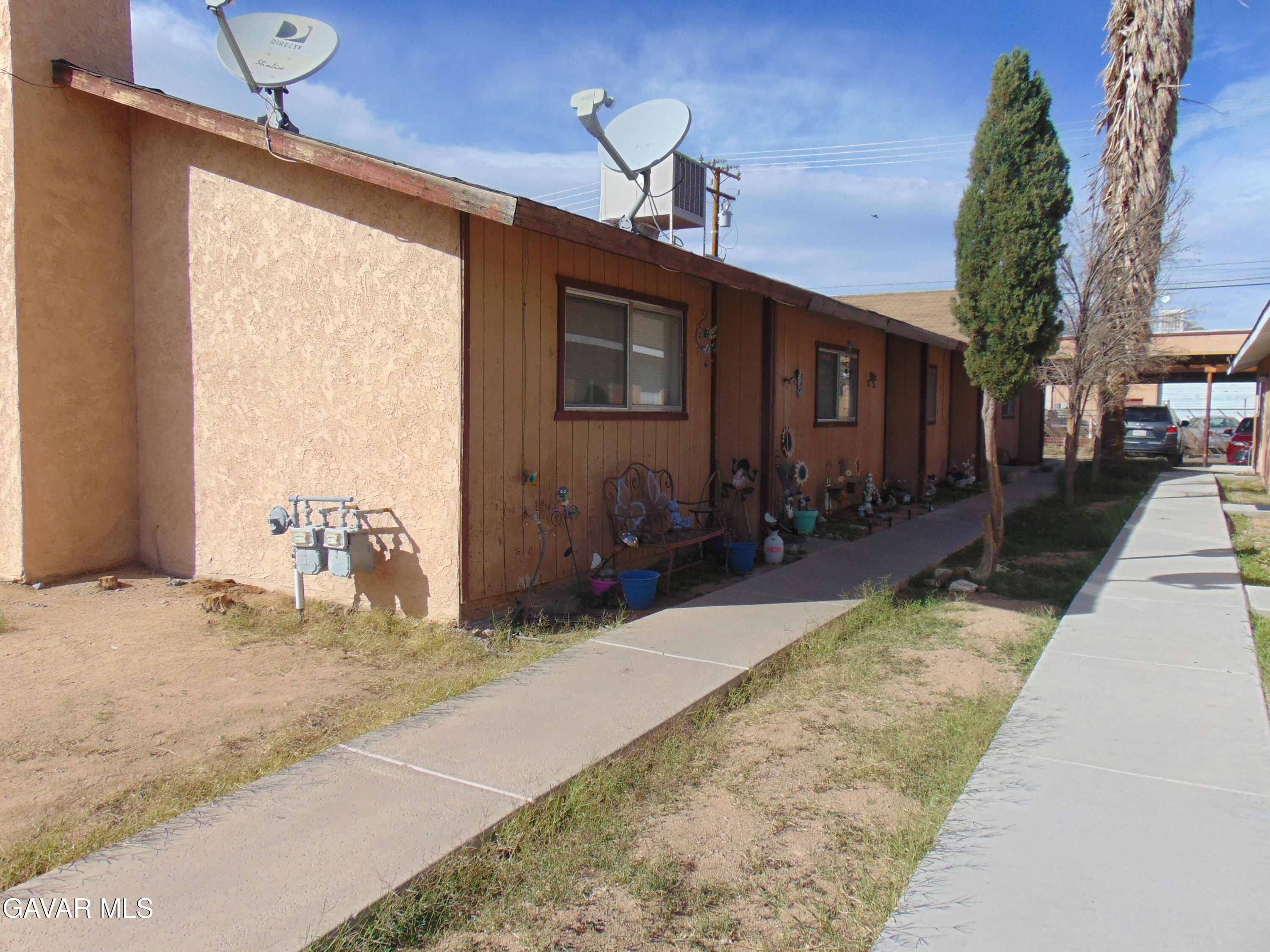 824 Commercial Avenue Ridgecrest, CA 93555 - Photo 3 of 8 DSC01252