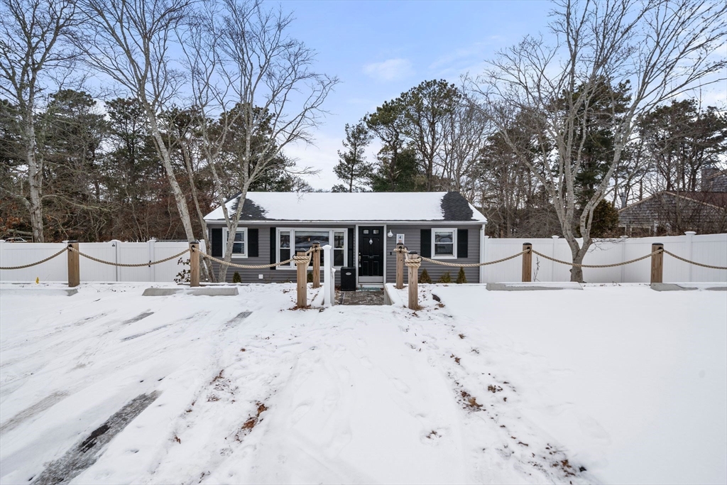 4 Leisure Lane Wareham, MA 02538 - Photo 3 of 26