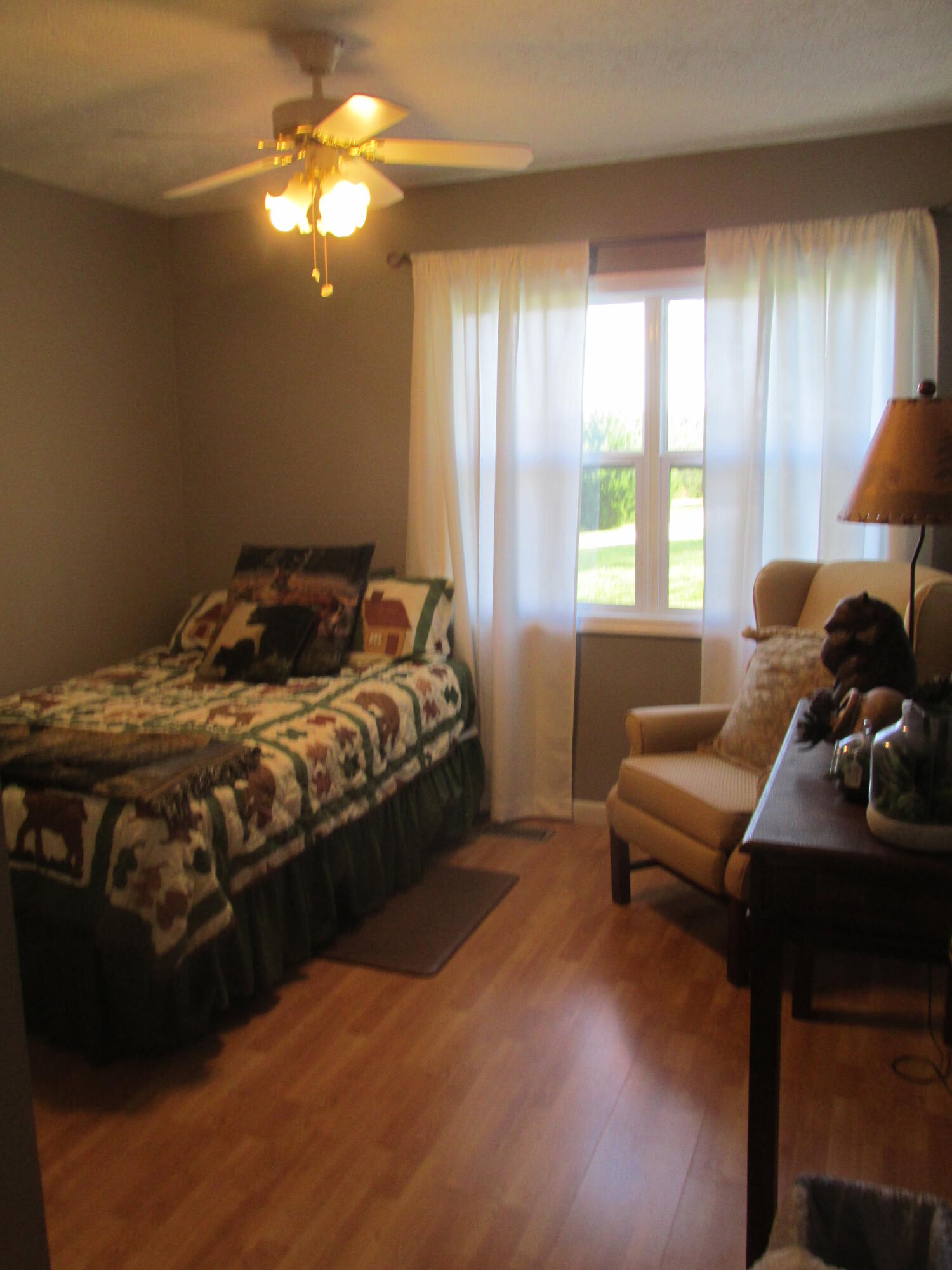 668 Calico Road Afton, TN 37616 - Photo 17 of 24 032