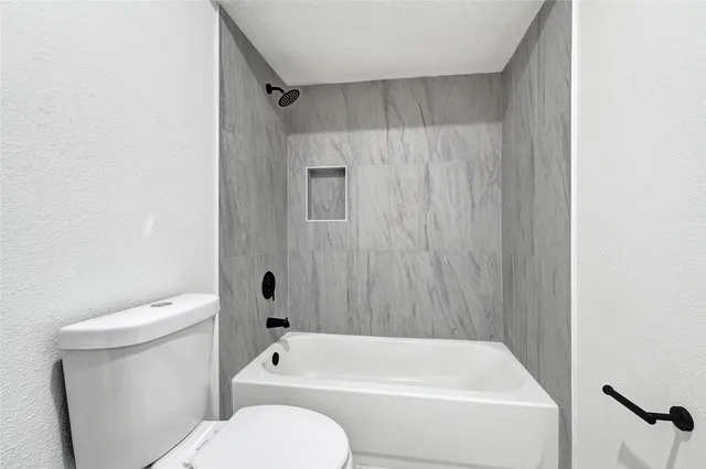 $140,000 | 12040 Mighty Oak Drive, Houston, TX 77066