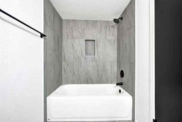 $140,000 | 12040 Mighty Oak Drive, Houston, TX 77066