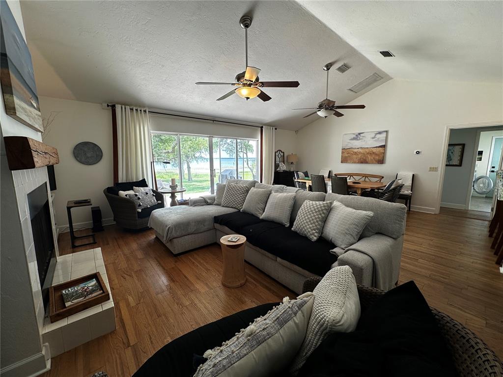 12595 Southeast Sunset Harbor Road Weirsdale, FL 32195 - Photo 3 of 30