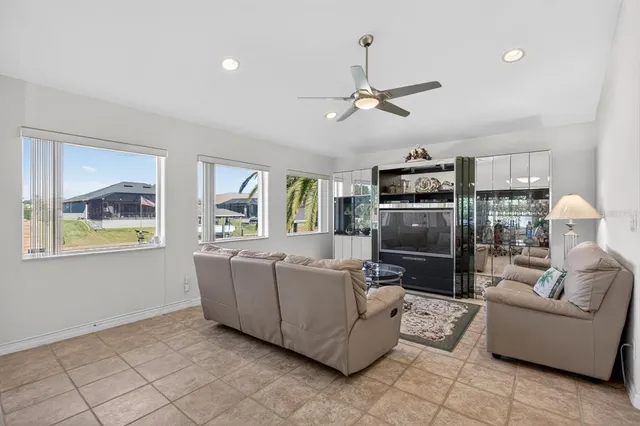 $795,000 | 10 Collinson Court, Palm Coast, FL 32137