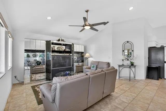 $795,000 | 10 Collinson Court, Palm Coast, FL 32137