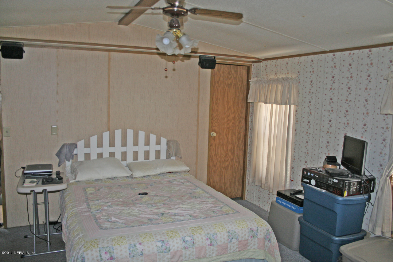 2445 Range Line Road Middleburg, FL 32068 - Photo 6 of 8 Master Bed