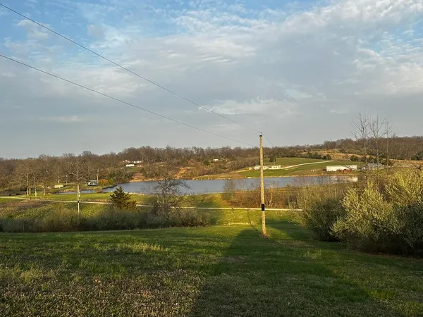 $159,900 | 5609 Ten Mile Road, McLeansboro, IL 62859