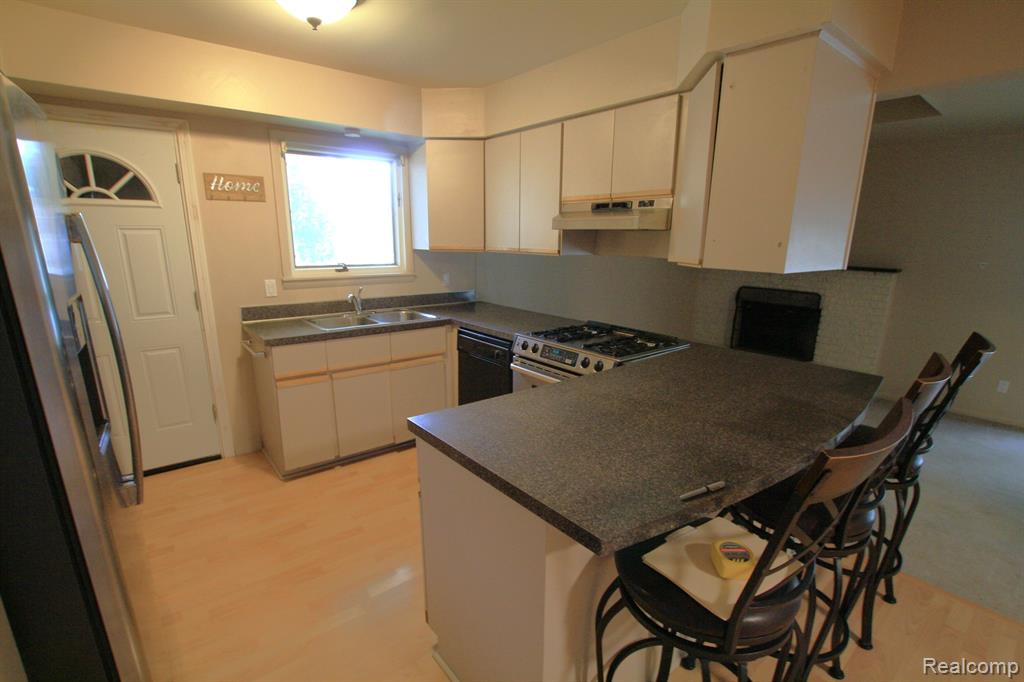 320 Holland Road Flushing, MI 48433 - Photo 9 of 25