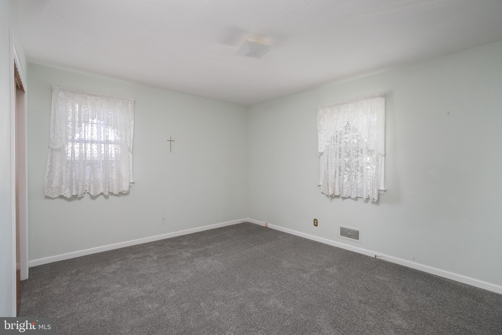 15 Alton Road Hamilton, NJ 08619 - Photo 12 of 29 Gallery Image 12