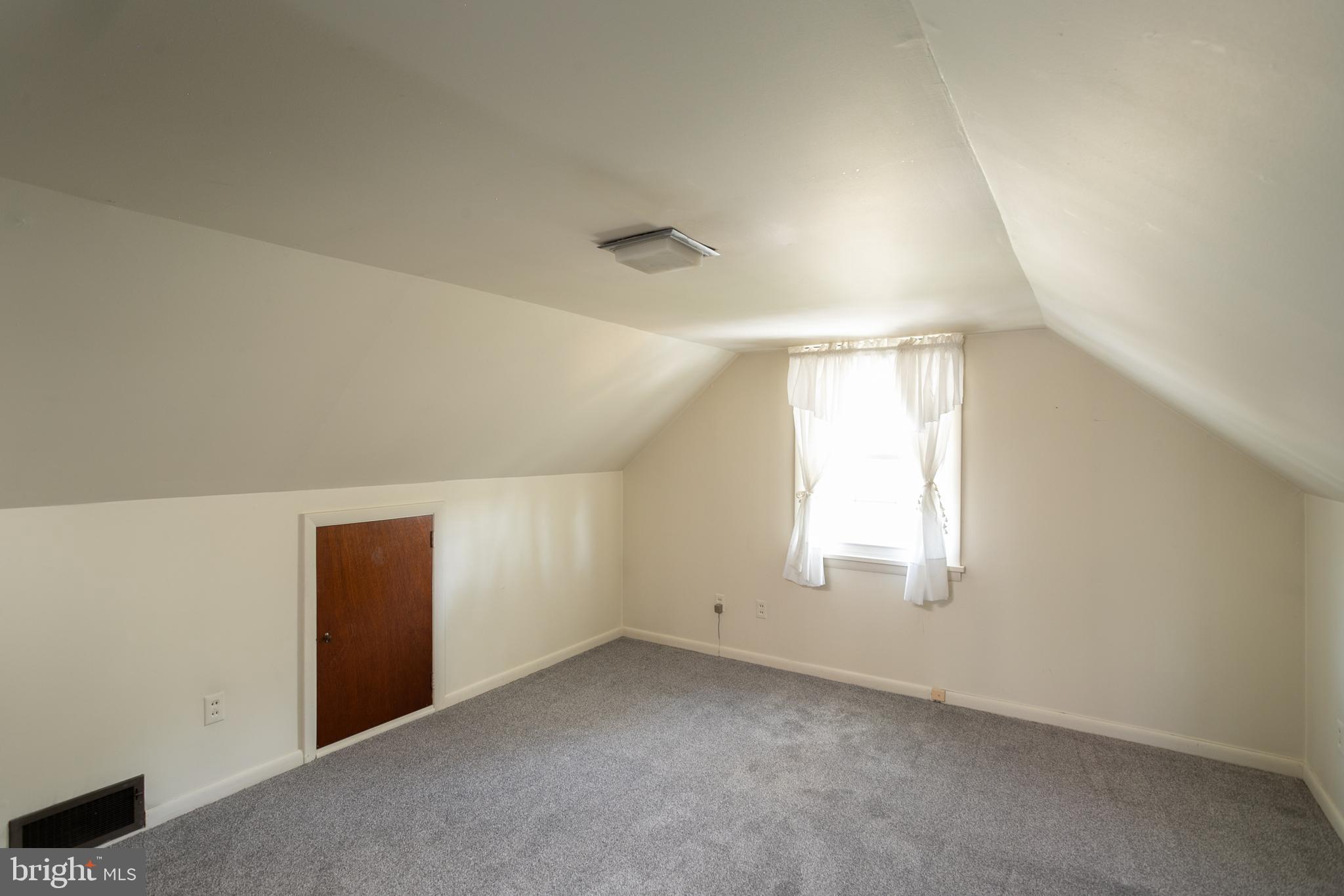 15 Alton Road Hamilton, NJ 08619 - Photo 19 of 29 Gallery Image 19