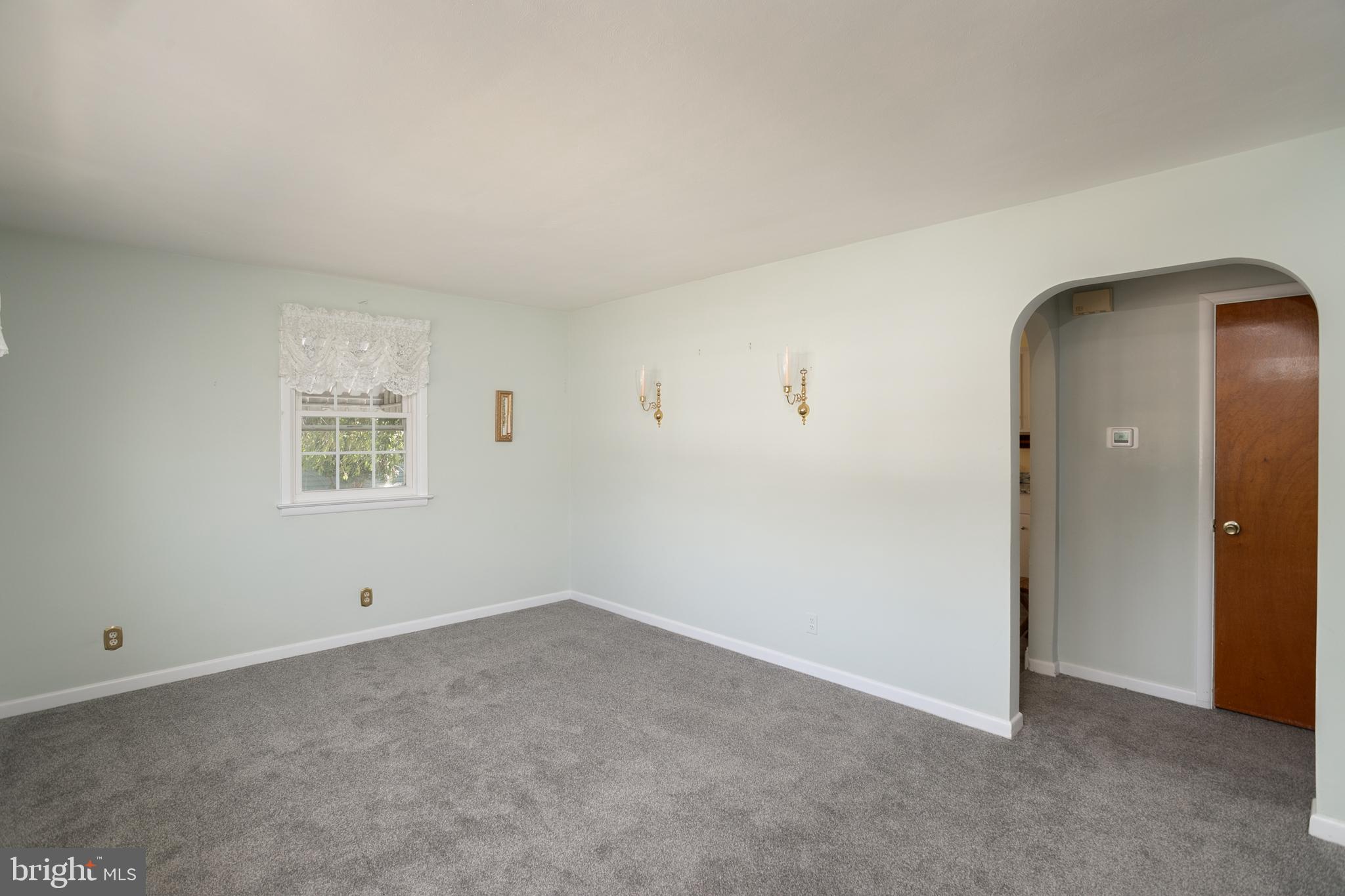 15 Alton Road Hamilton, NJ 08619 - Photo 8 of 29 Gallery Image 8