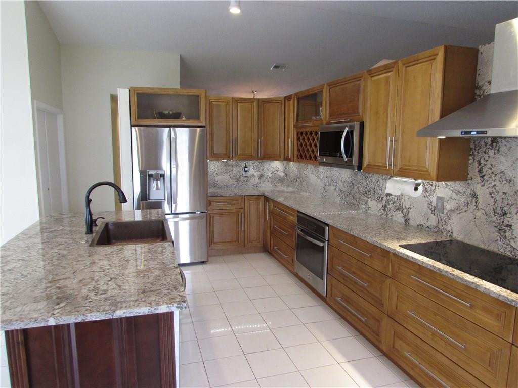 10911 Fox Glen Drive Boca Raton, FL 33428 - Photo 14 of 44 Photo 14