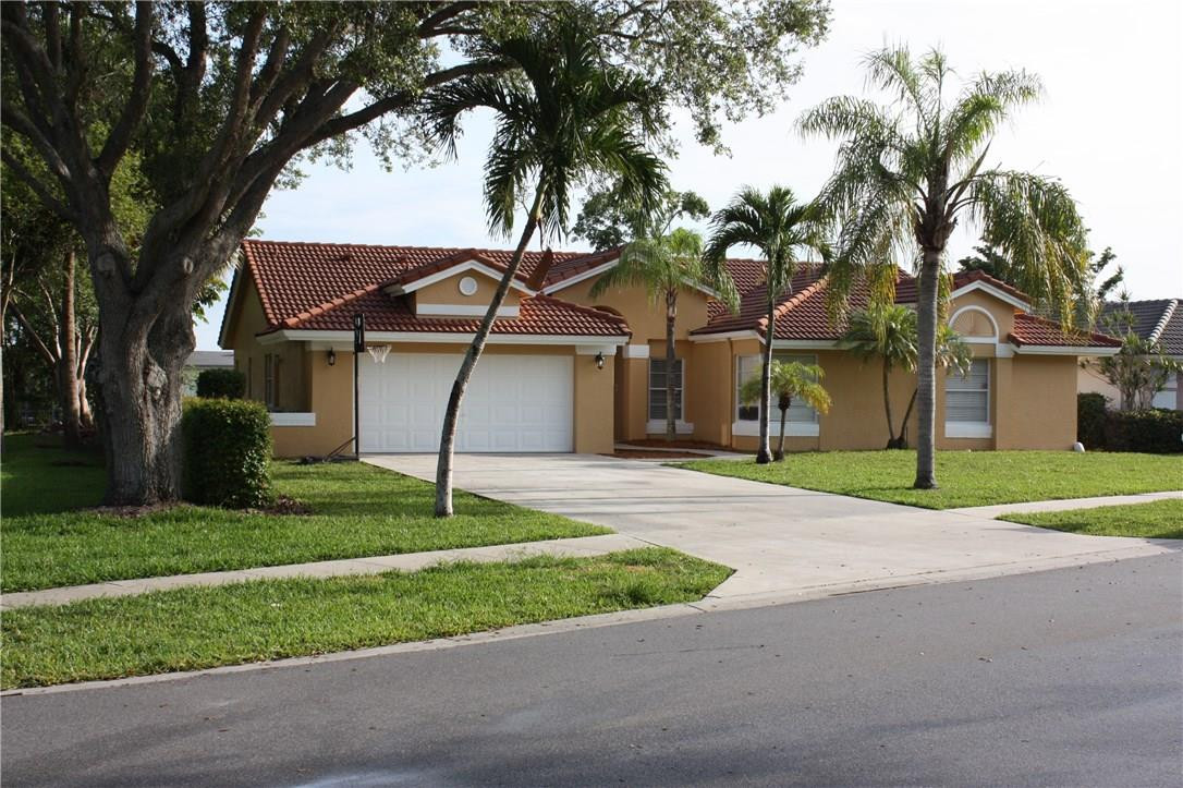 10911 Fox Glen Drive Boca Raton, FL 33428 - Photo 2 of 44 Photo 2