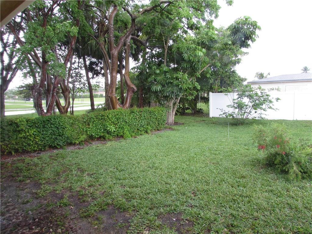 10911 Fox Glen Drive Boca Raton, FL 33428 - Photo 33 of 44 Photo 33