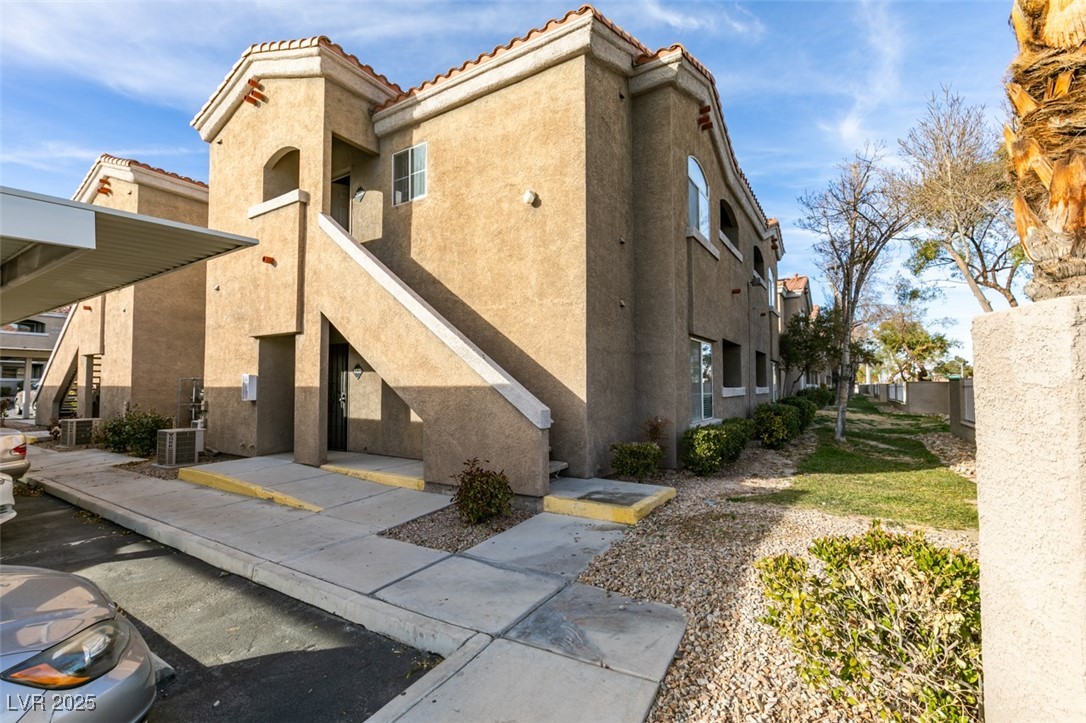 5525 West Flamingo Road, Unit 1028 Las Vegas, NV 89103 - Photo 4 of 42 View of building exterior