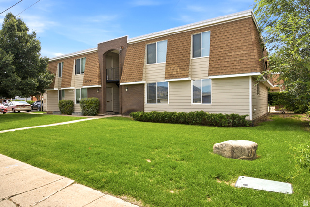 445 West 4900 South, Unit 2 Washington Terrace, UT 84405 - Photo 1 of 21
