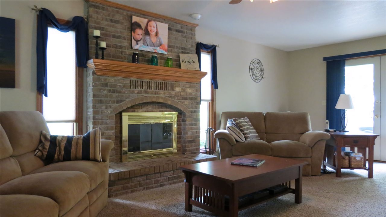 13925 Figel Road Monroeville, IN 46773 - Photo 2 of 30