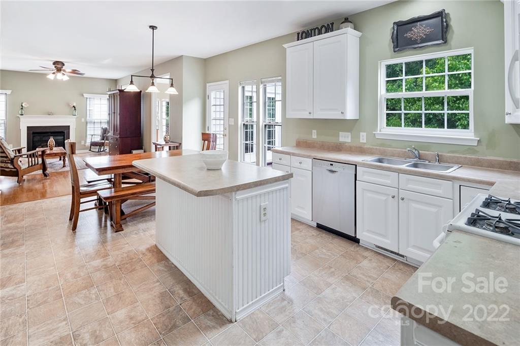 802 Circle Trace Road Monroe, NC 28110 - Photo 7 of 32 Gallery Image 7