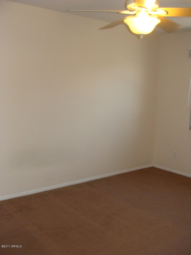 4041 West Palomino Road Phoenix, AZ 85019 - Photo 4 of 15 B1