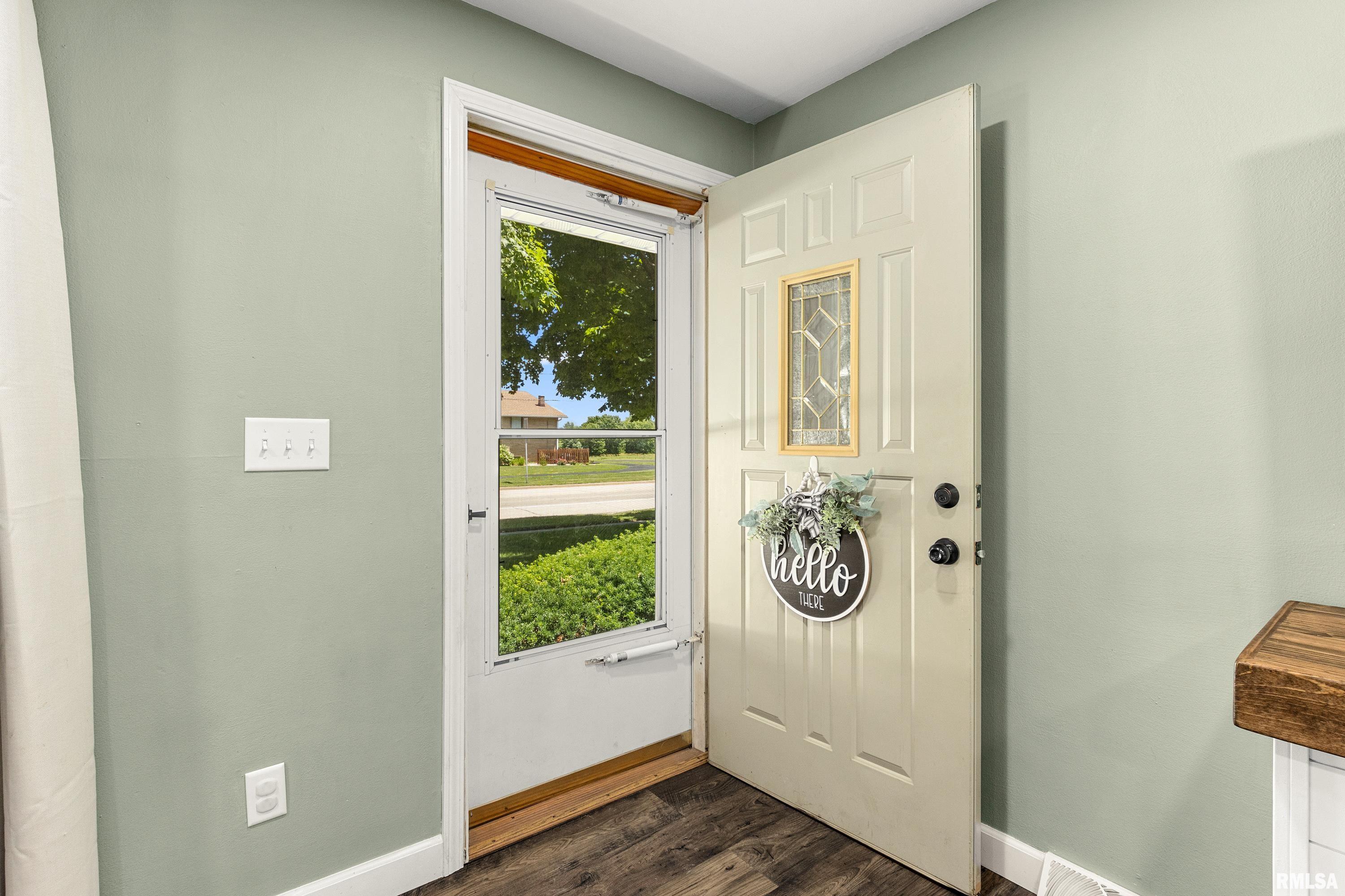 1114 South Main Street Washington, IL 61571 - Photo 4 of 38