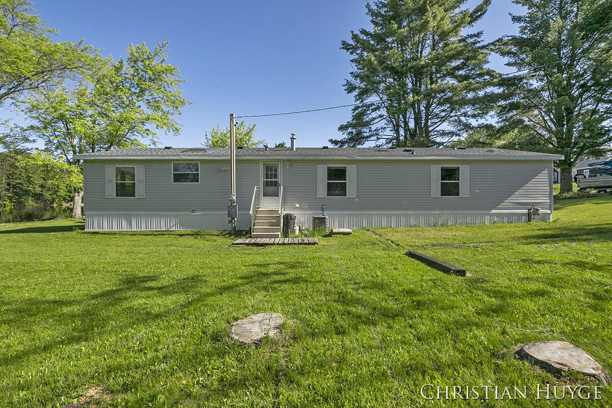 11629 Riverside Drive Stanwood, MI 49346 - Photo 1 of 25 IMG_1000