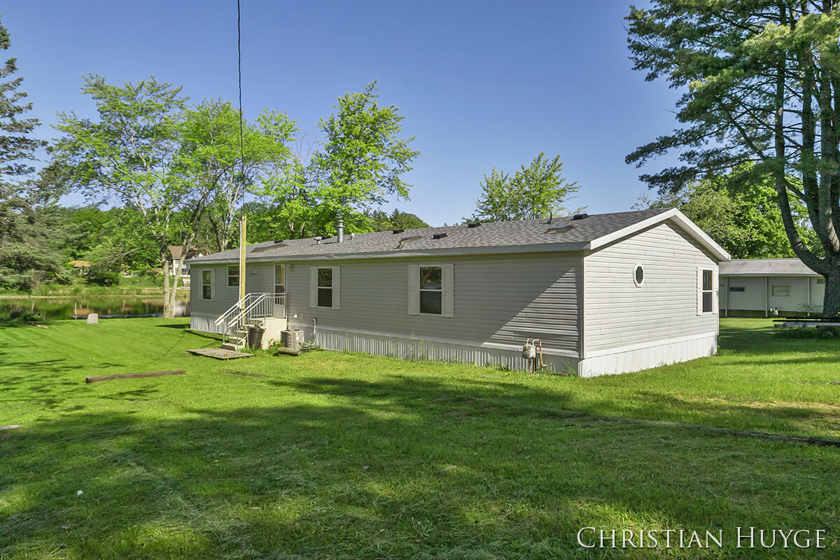 11629 Riverside Drive Stanwood, MI 49346 - Photo 3 of 25 IMG_1002