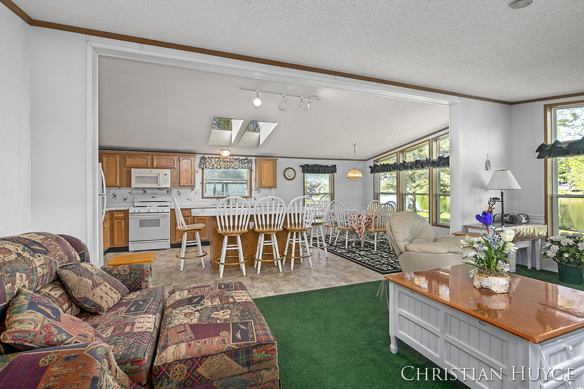 11629 Riverside Drive Stanwood, MI 49346 - Photo 6 of 25 IMG_1005
