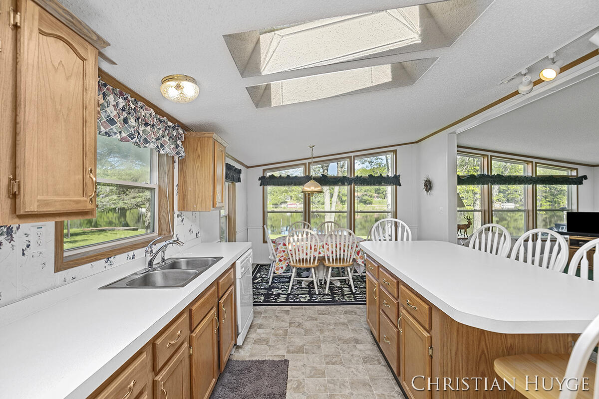 11629 Riverside Drive Stanwood, MI 49346 - Photo 10 of 25 IMG_1009