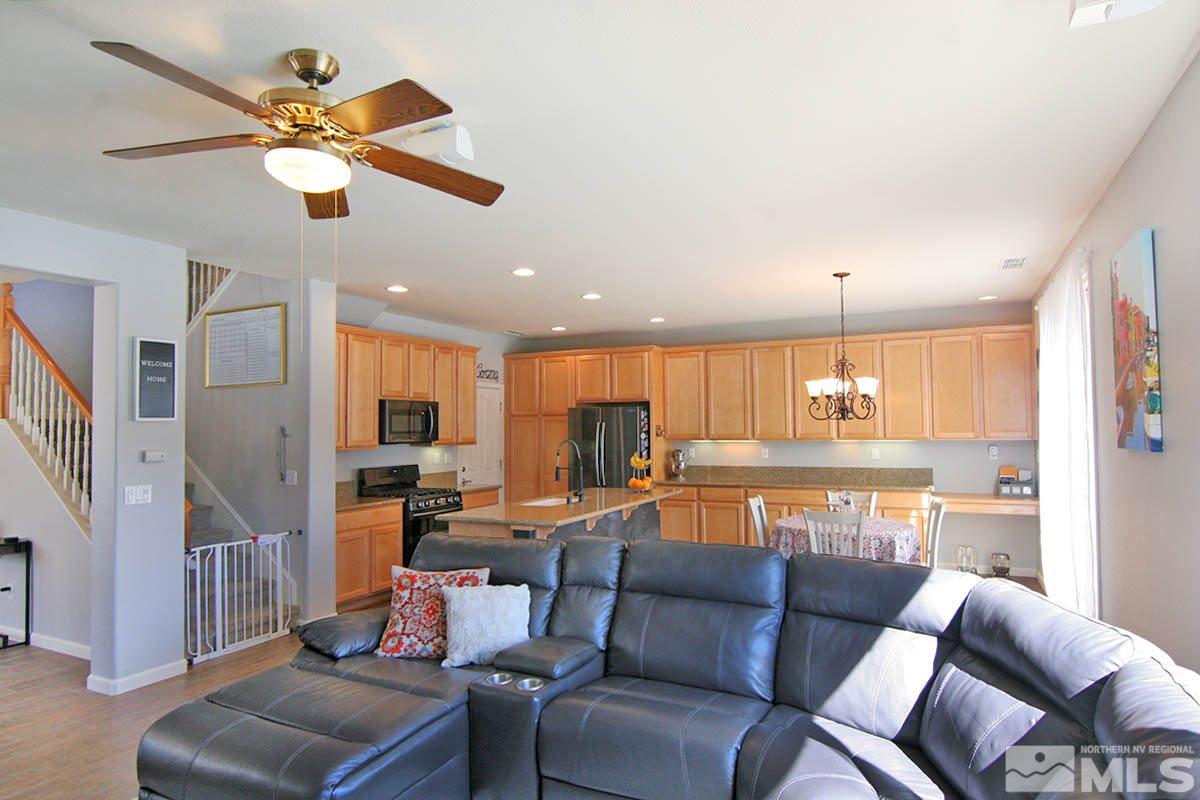 10605 Fire Poppy Circle Reno, NV 89521 - Photo 5 of 25 Photo 5